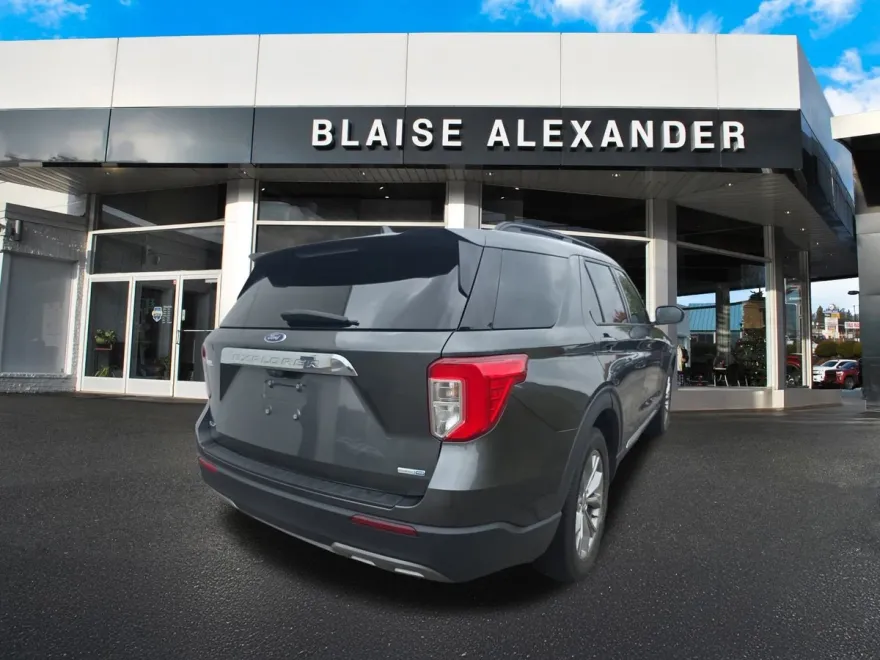 2020 Ford Explorer XLT photo 1