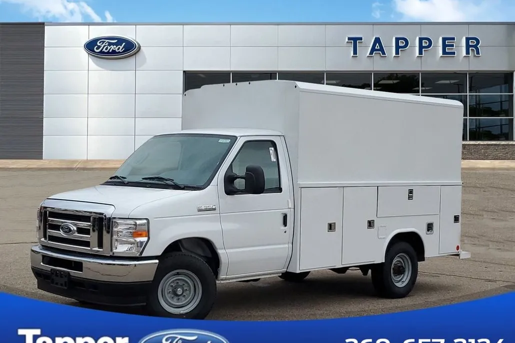 2025 Ford E-350 photo 1