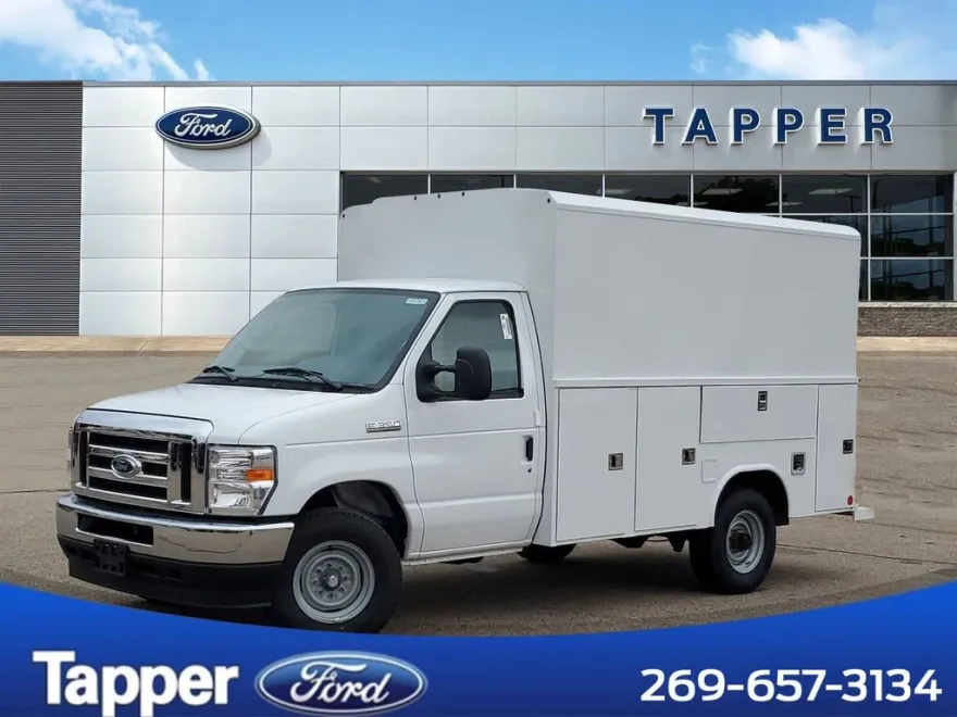 2025 Ford E-350 photo 1