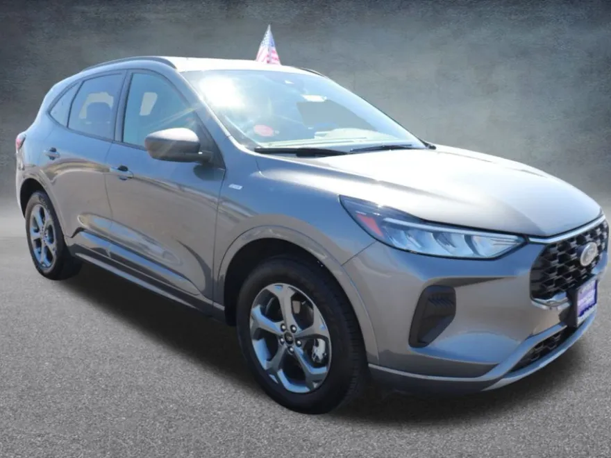 2024 Ford Escape ST-Line photo 1