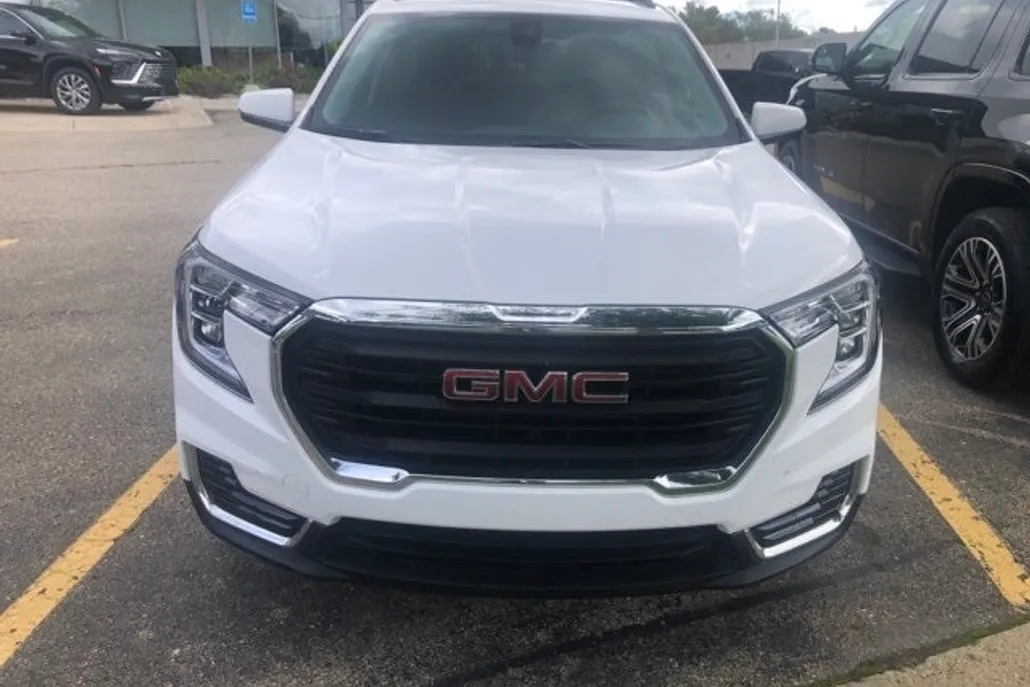 2022 Gmc Terrain SLE photo 1