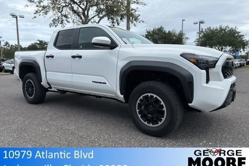 2024 Toyota Tacoma SR5 photo 1
