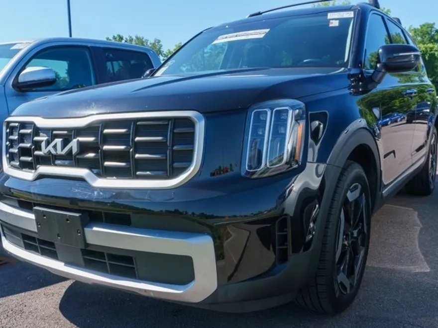 2023 Kia Telluride S photo 1