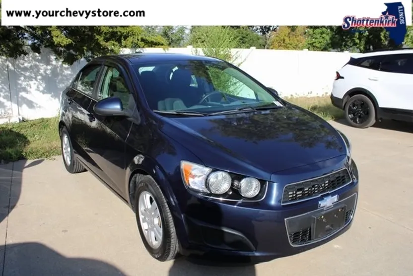 2015 Chevrolet Sonic LT photo 1