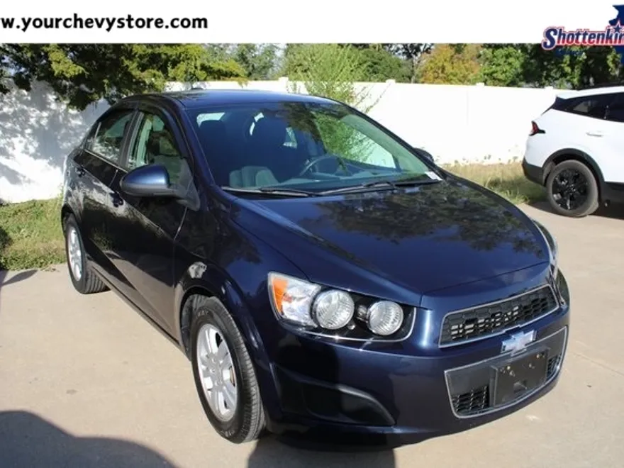 2015 Chevrolet Sonic LT photo 1