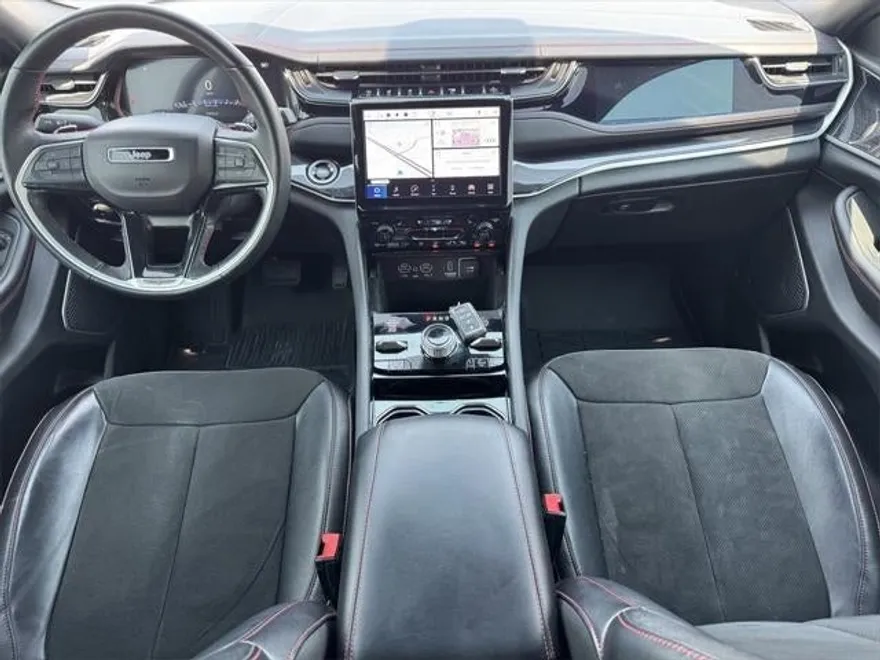 2022 Jeep Grand Cherokee Trailhawk photo 1