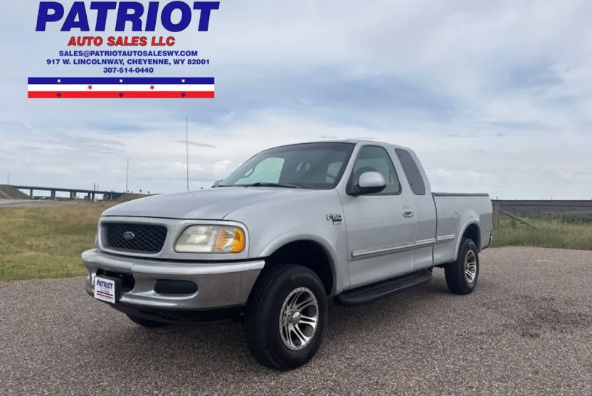 1998 Ford F-150 XLT photo 1