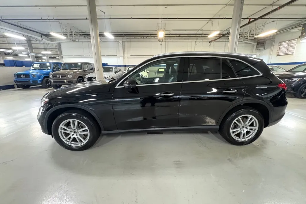 2023 Mercedes Benz GLC 300 4MATIC photo 1