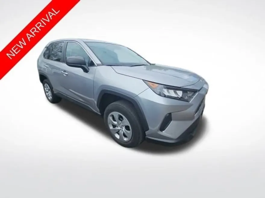 2022 Toyota RAV4 LE photo 1