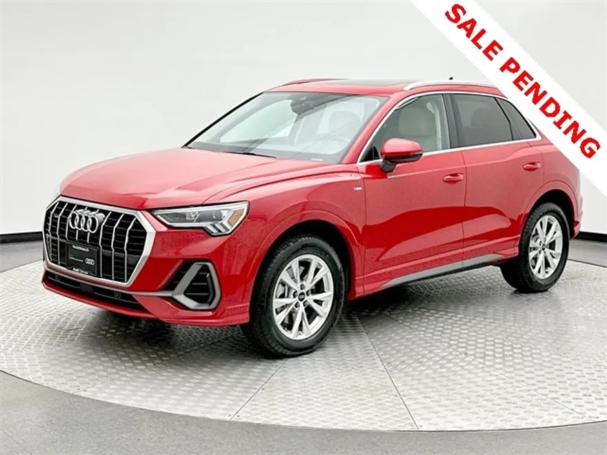 2024 Audi Q3 S line Premium Plus photo 1