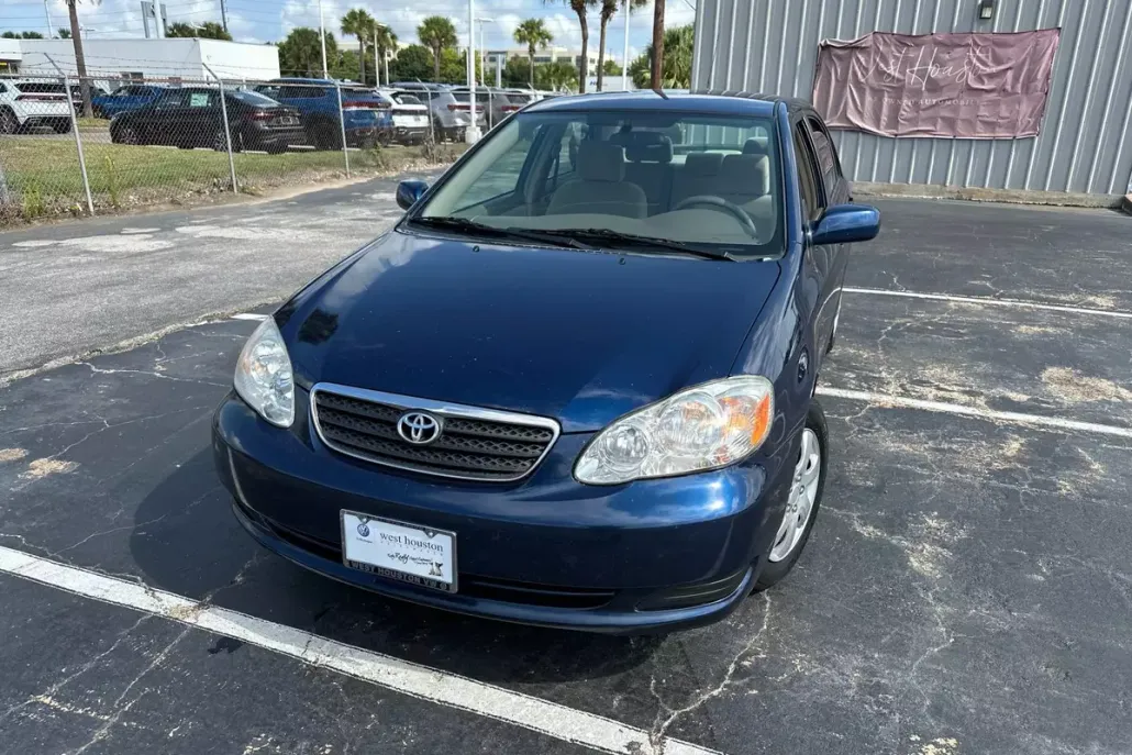 2008 Toyota Corolla LE photo 1