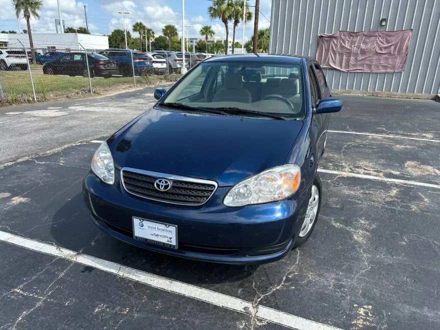 2008 Toyota Corolla LE photo 1