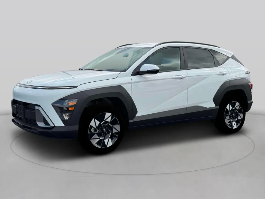 2025 Hyundai Kona SEL photo 1