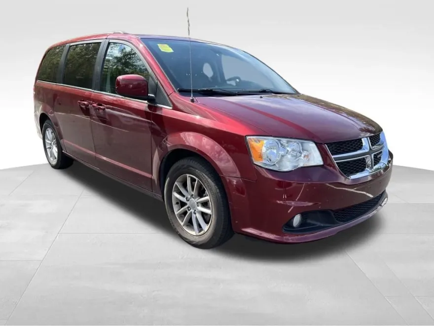 2019 Dodge Grand Caravan SXT photo 1