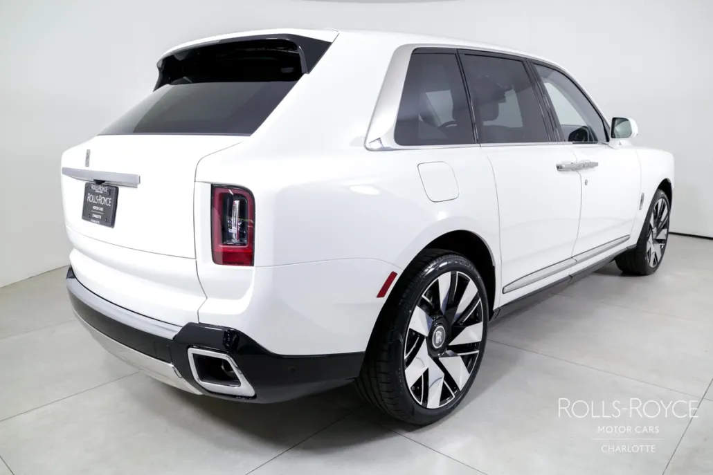 2025 Rolls Royce Cullinan RR photo 1