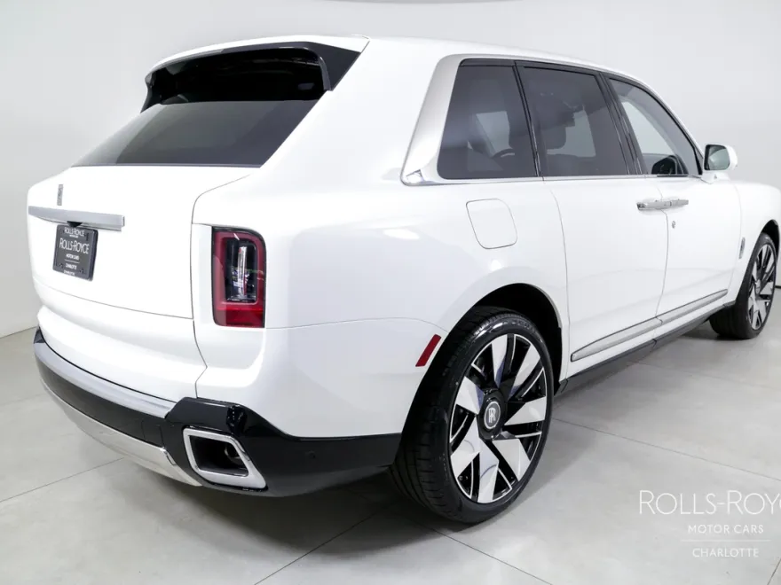 2025 Rolls Royce Cullinan RR photo 1