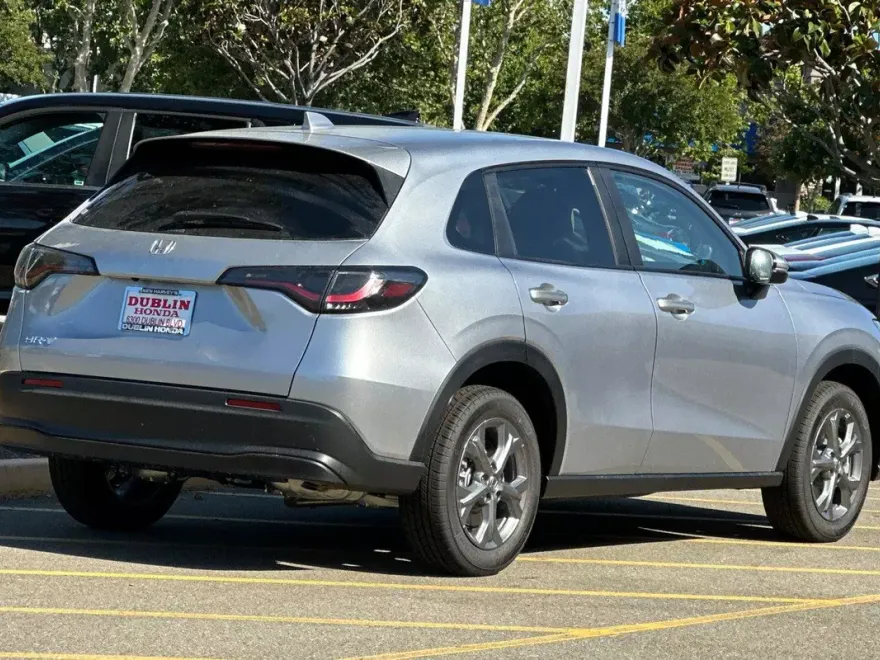 2026 Honda HR-V LX photo 1