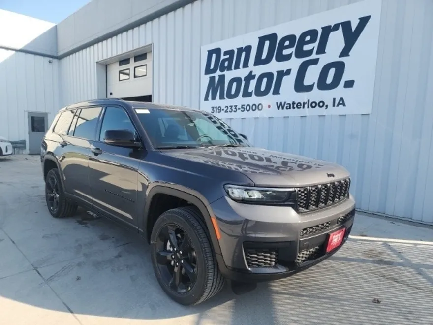 2025 Jeep Grand Cherokee Laredo photo 1