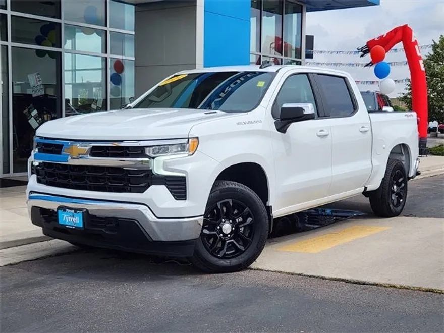 2024 Chevrolet Silverado 1500 LT photo 1