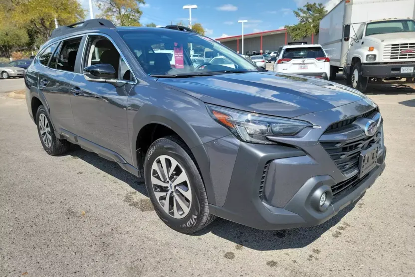 2025 Subaru Outback Premium photo 1