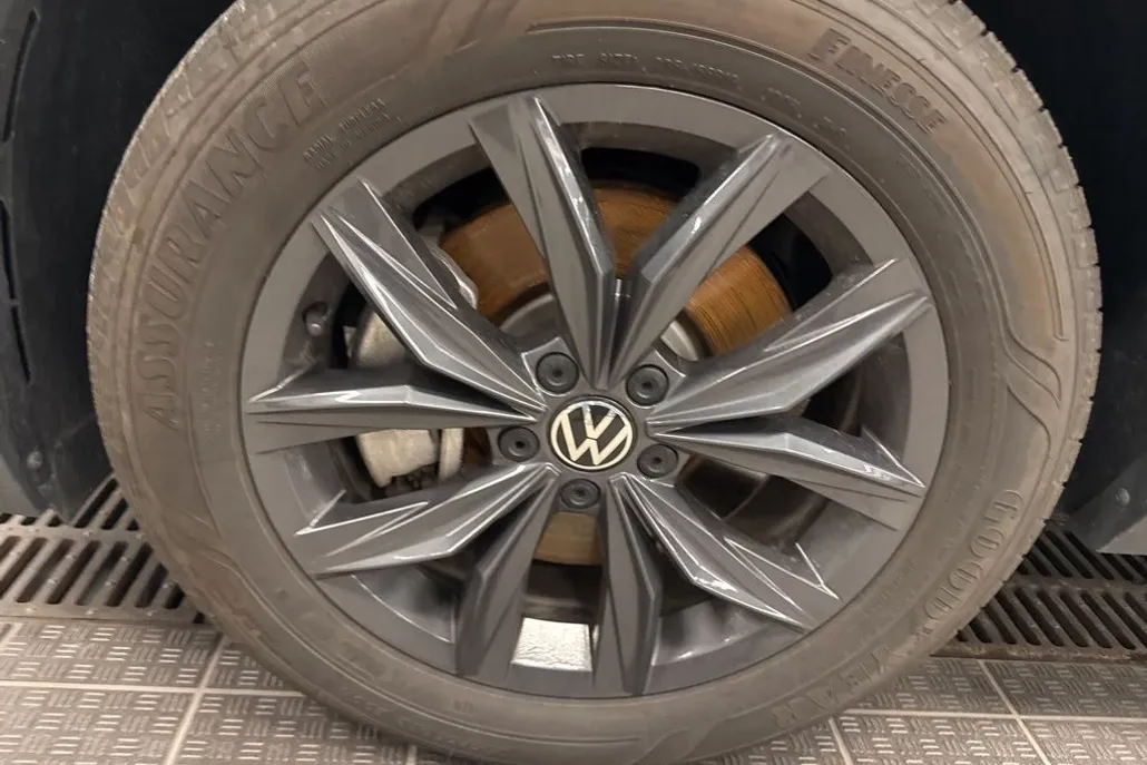 2024 Volkswagen Tiguan SE Wolfsburg Edition photo 1