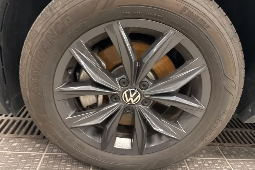2024 Volkswagen Tiguan SE Wolfsburg Edition photo 1