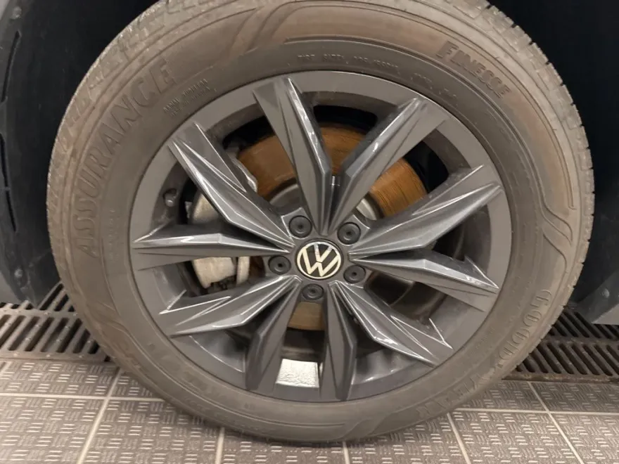 2024 Volkswagen Tiguan SE Wolfsburg Edition photo 1