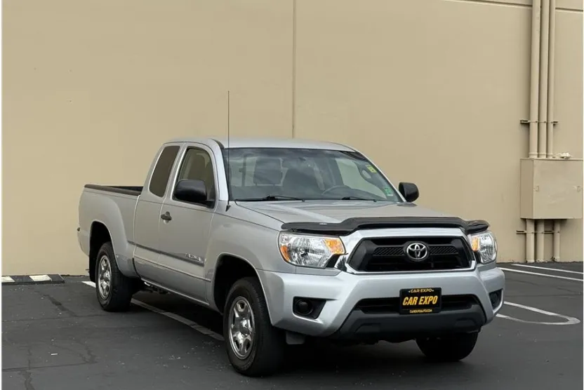 2013 Toyota Tacoma Access Cab SR5 photo 1