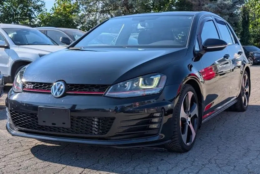 2017 Volkswagen Golf GTI Sport photo 1