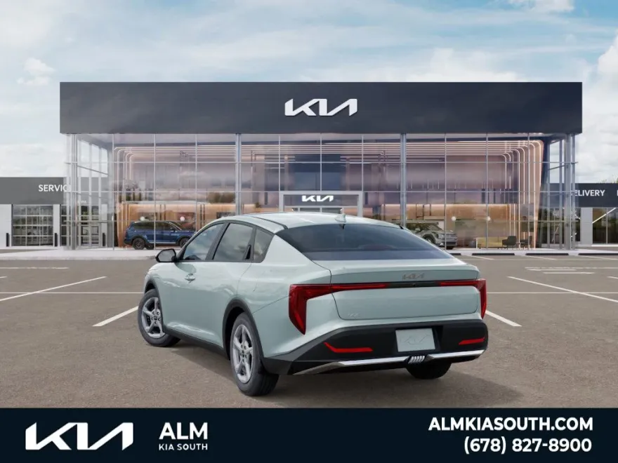 2025 Kia K4 LXS photo 1