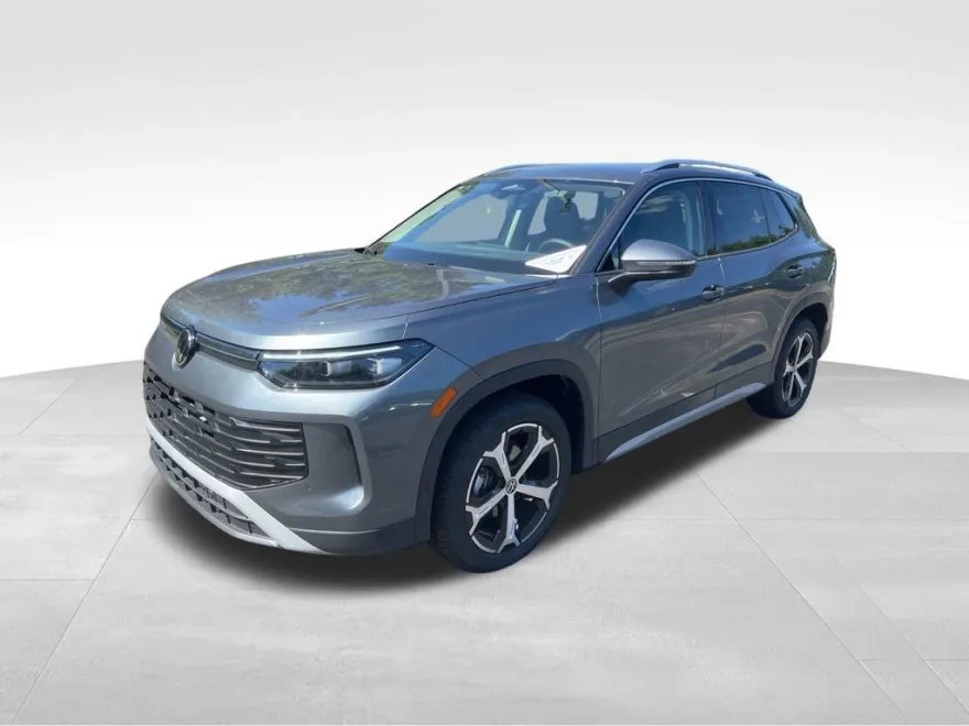 2025 Volkswagen Tiguan SE photo 1