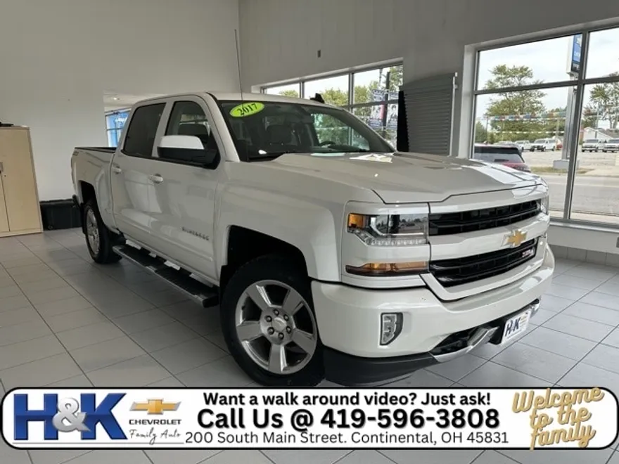 2017 Chevrolet Silverado 1500 LT photo 1