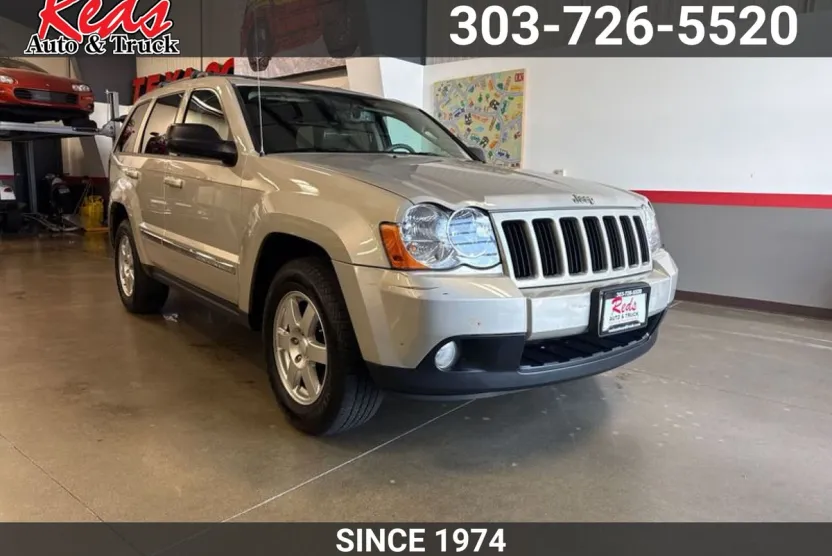 2010 Jeep Grand Cherokee Laredo photo 1