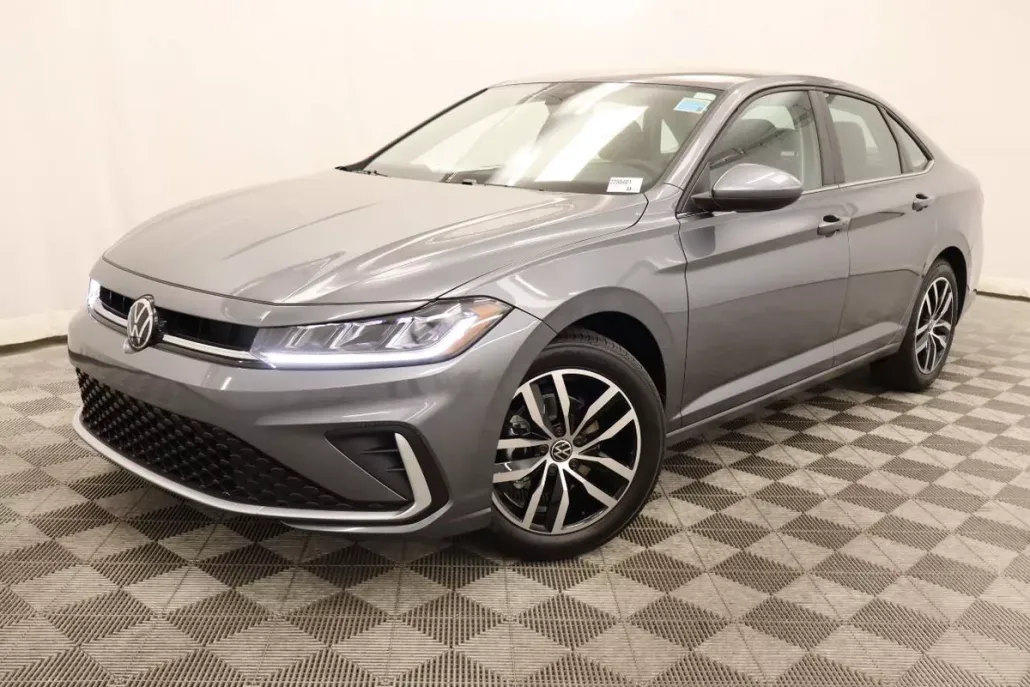 2025 Volkswagen Jetta SE photo 1