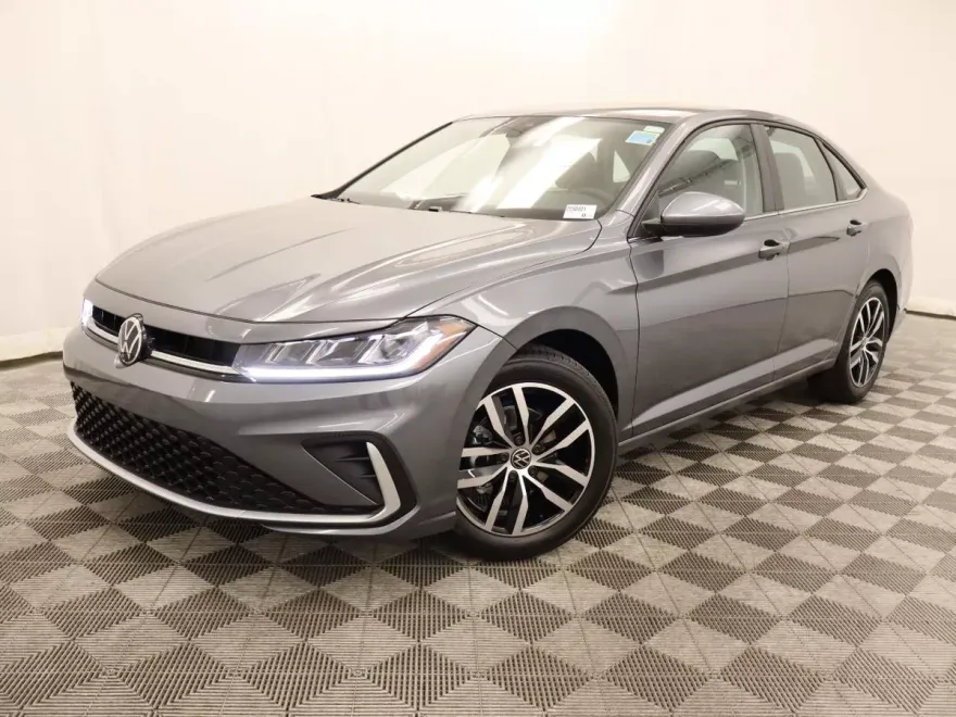 2025 Volkswagen Jetta SE photo 1