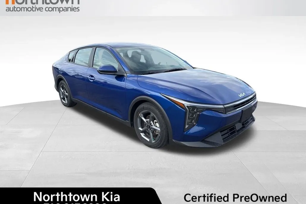 2025 Kia K4 LXS photo 1