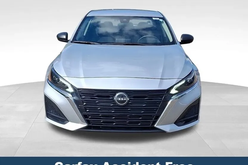 2024 Nissan Altima 2.5 SV photo 1