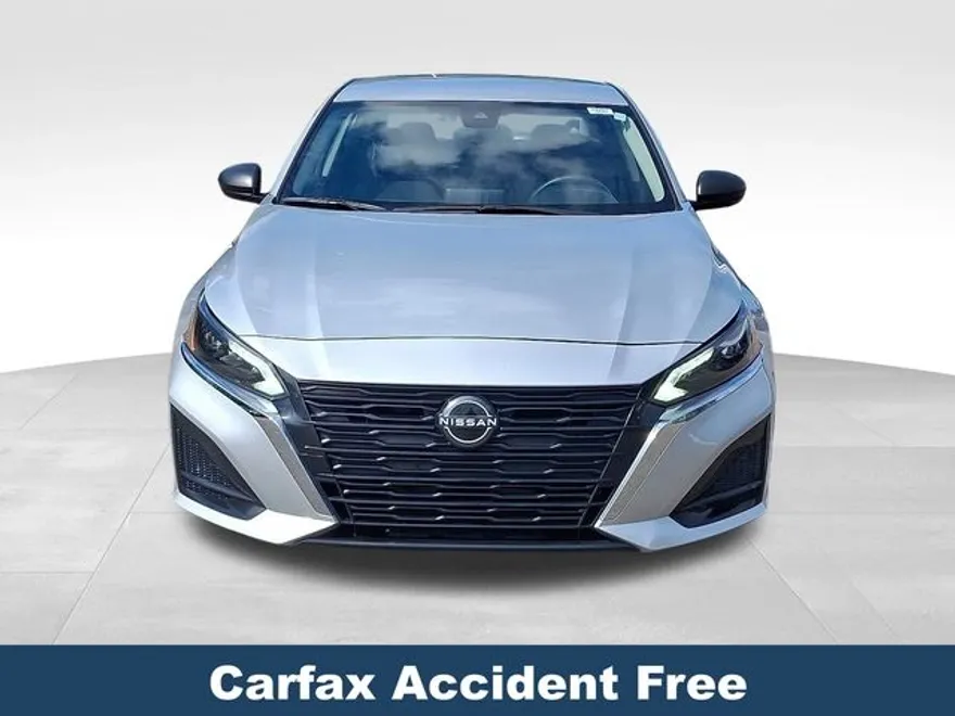 2024 Nissan Altima 2.5 SV photo 1