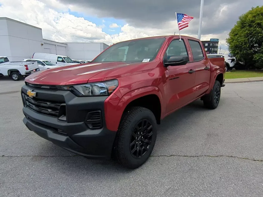 2025 Chevrolet Colorado LT photo 1