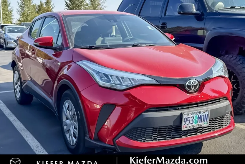 2020 Toyota C-HR LE photo 1