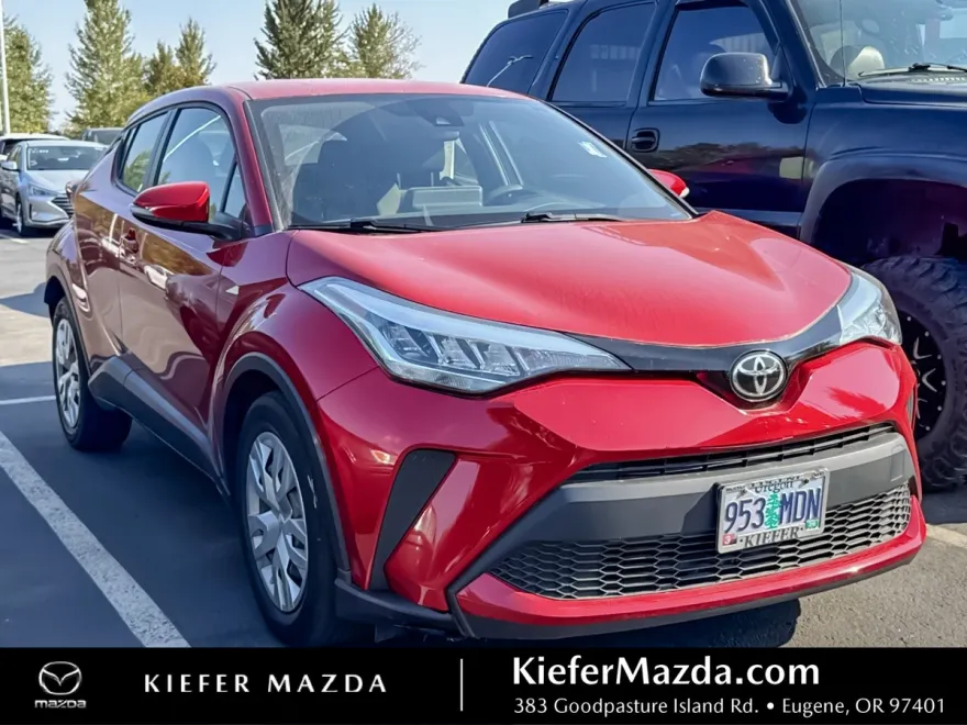 2020 Toyota C-HR LE photo 1