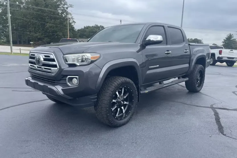 2019 Toyota Tacoma Limited photo 1