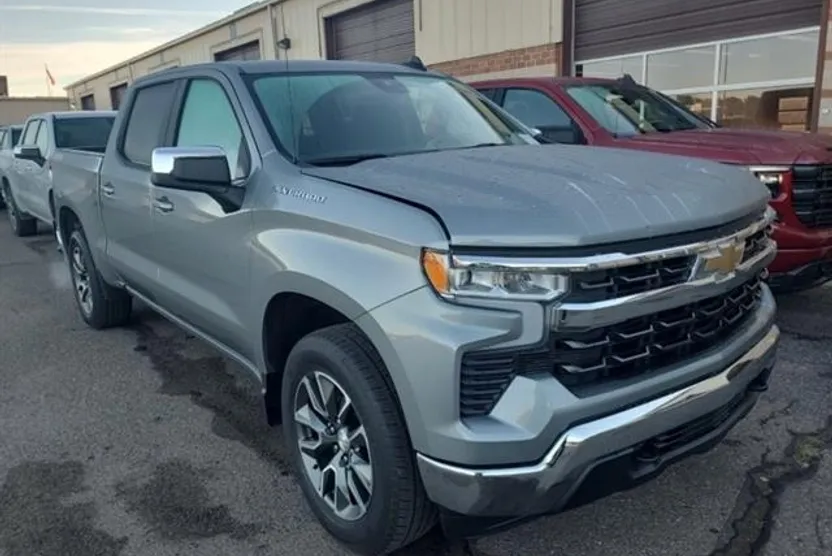 2023 Chevrolet Silverado 1500 LT photo 1