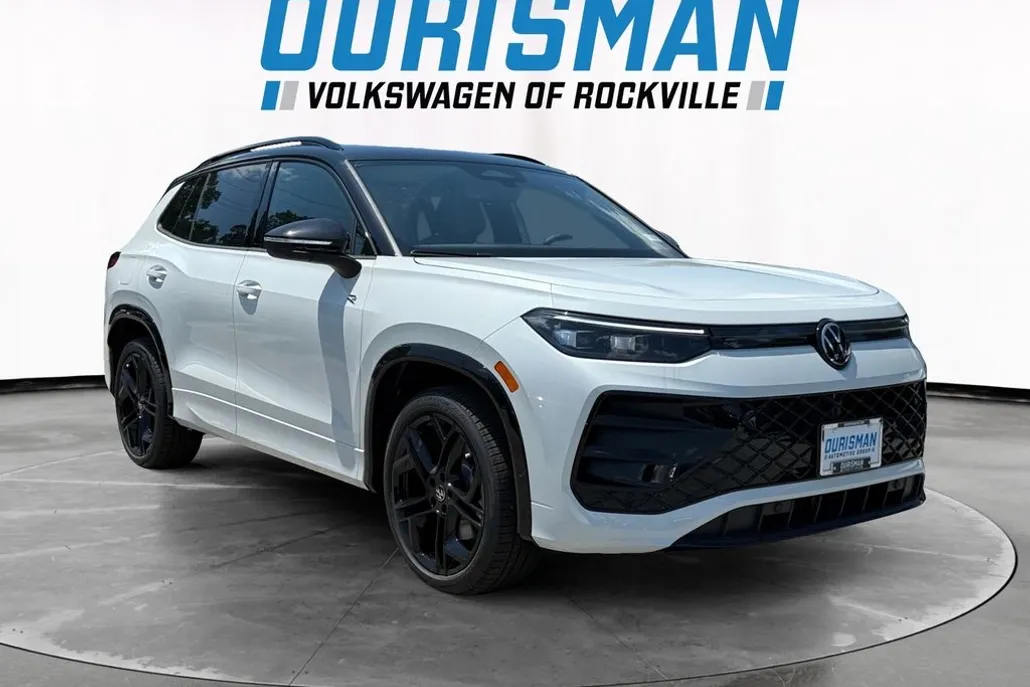2025 Volkswagen Tiguan SE R-Line Black photo 1