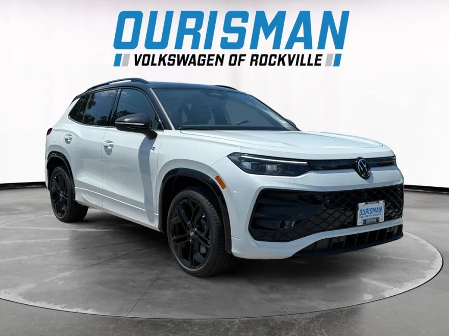 2025 Volkswagen Tiguan SE R-Line Black photo 1