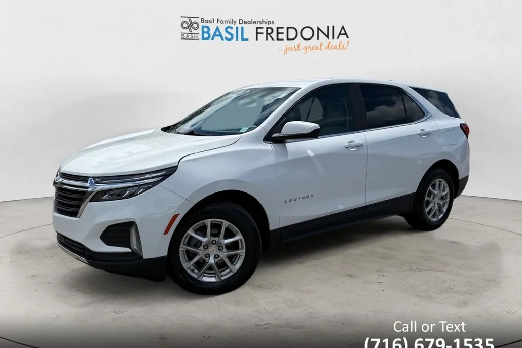 2023 Chevrolet Equinox LT photo 1