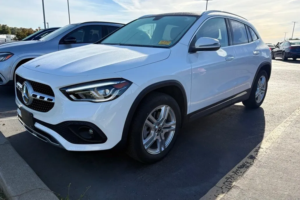 2022 Mercedes Benz GLA 250 4MATIC photo 1