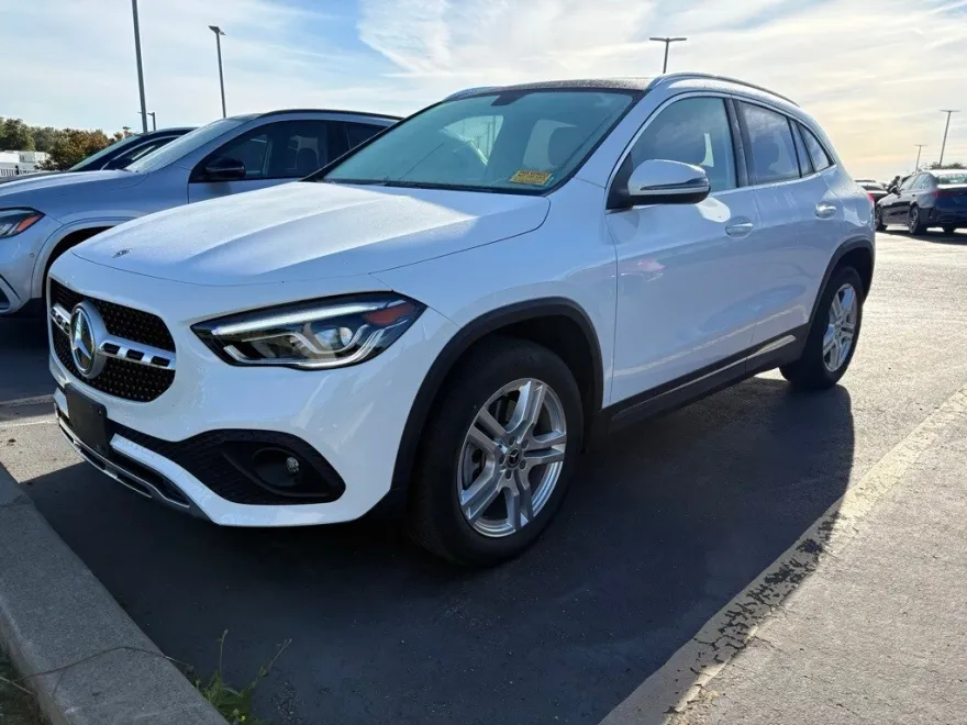 2022 Mercedes Benz GLA 250 4MATIC photo 1