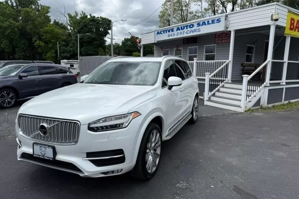 2016 Volvo XC90 T6 Inscription Sport photo 1