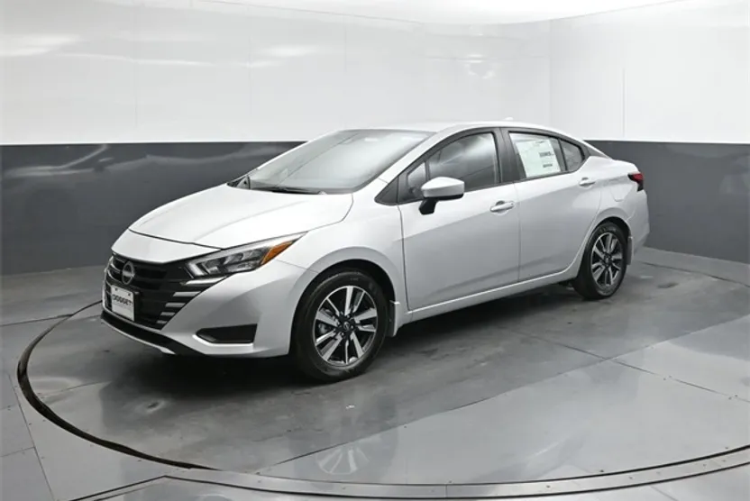 2025 Nissan Versa SV photo 1